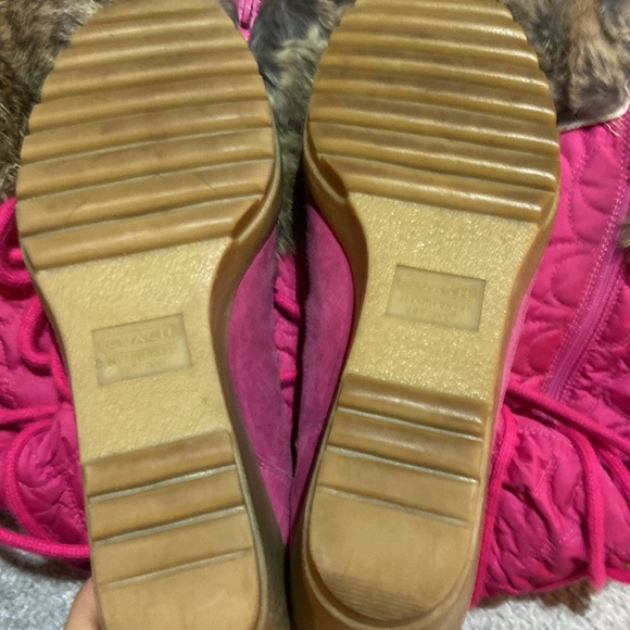 Coach Sofia Fuchsia Quilted Rabbit Fur Pink Boots
Sz 8.5 Wedge Platform - Picture 6 of 6
